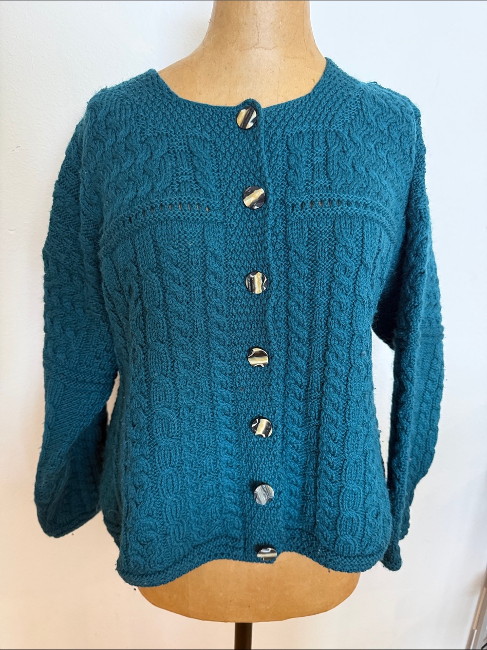 Carraig Donn sz L merino wool Irish Teal Cable Knit Button Cardigan Sweater